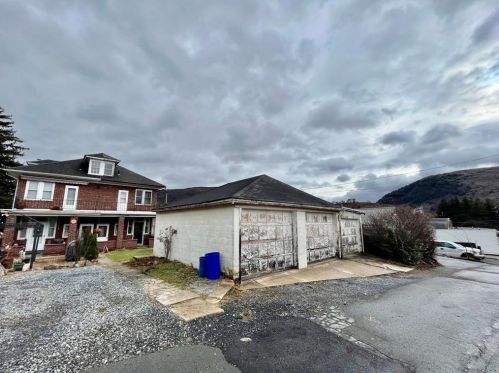 723 1st St, Palmerton PA  18071-1504 exterior