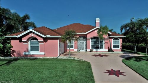 507 Jefferson Ave, Lehigh Acres, FL 33936-4349
