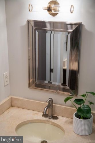 431 Weadley Rd, Norristown PA  19406-3747 exterior