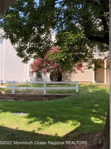 183 Tulip Ln, East Freehold, NJ 07728-4098
