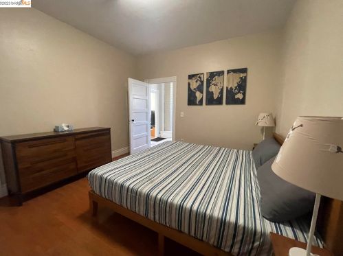 840 58th St, Oakland CA  94608-1404 exterior