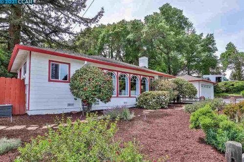 4 Mariposa Ln, Orinda, CA 94563-2217