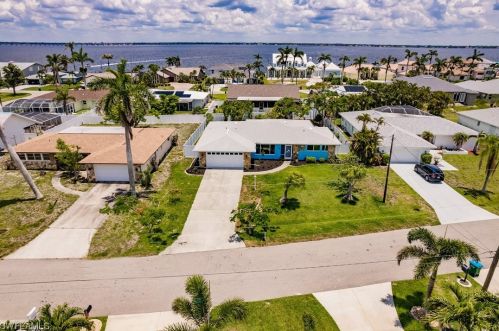 3311 22nd Ave, Cape Coral FL  33904-4422 exterior