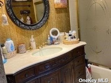 6 Peter Ct, Huntington Station NY  11746-4500 exterior