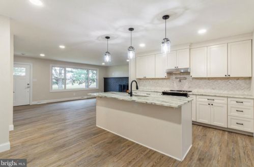 891 Kings Hwy, Pilesgrove NJ  08098-5456 exterior