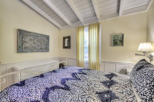 966 Fitzhugh St, Sanibel FL  33957-4520 exterior