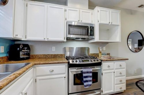 230 Birch Creek Dr, Pleasanton CA  94566-6781 exterior