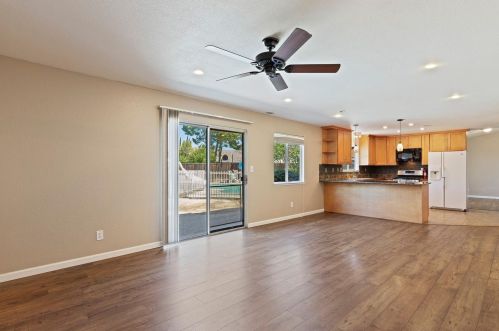 1026 Acaciawood Ct, Los Banos CA  93635-2937 exterior