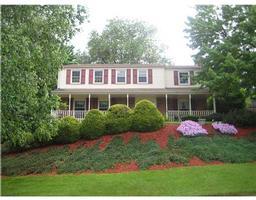 9027 Woodview Dr, Pittsburgh, PA 15237-4162