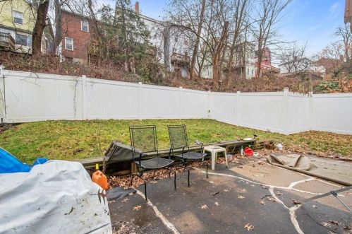 768 Montclair St, Pittsburgh PA 15217-2853 exterior