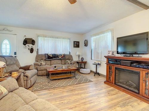 945 14th St, Saint Petersburg FL  33705-1242 exterior