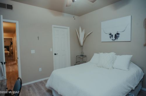 7050 Sunrise Dr, Tucson AZ  16105-1317 exterior