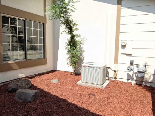 37 Washington Dr, Milpitas, CA 95035-3159