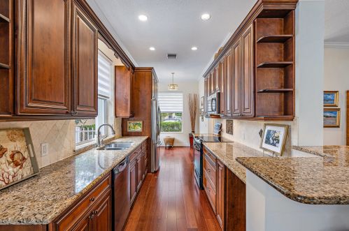 100 Hampton Dr, Jupiter FL  33458-8101 exterior