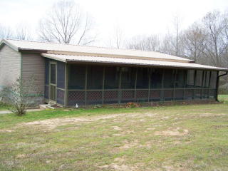 565 Point Pleasant Rd, Buchanan, TN 38222-3694