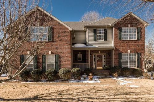 130 Grove Ln, Hendersonville, TN 37075-7001