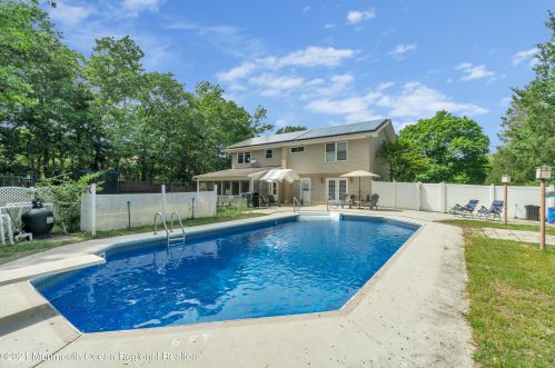 23 Yorkshire Dr, Jackson Twp NJ  08527-2626 exterior