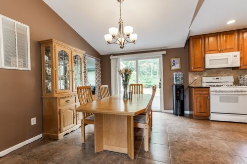 162 10th Ave, Holtsville NY  11742-2357 exterior