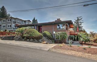 10100 Marine View Dr, Seattle, WA 98146-1080