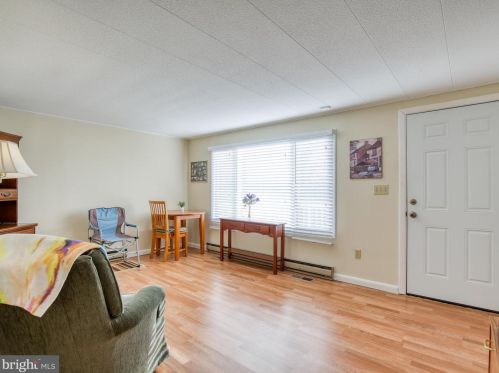 133 Azalea Dr, Charles Town WV  25414-5841 exterior