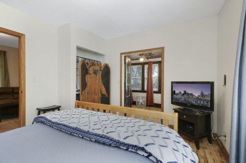 3236 James Ave, Minneapolis MN 55412-2442 exterior