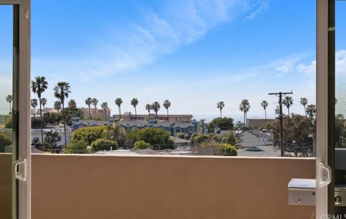 607 Gertruda Ave, Redondo Beach CA  90277-2132 exterior