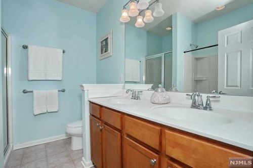 22 Aster Ln, Outwater NJ 07026-3563 exterior