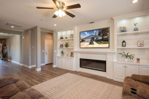 2440 Greenboro St, Turlock CA  95382-1433 exterior