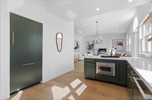 1533 Beryl St, San Diego CA  92109-2106 exterior