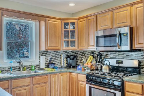 74 Venice Dr, Bricktown NJ  08723-6977 exterior