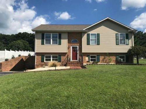 4236 Alleghany Dr, Salem, VA 24153-8156