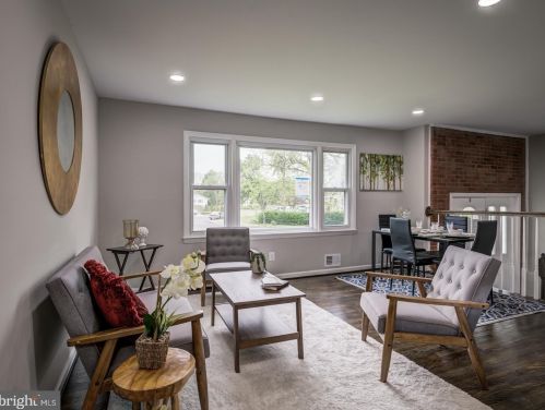 8813 Lagrange St, Lorton VA 22079-1643 exterior