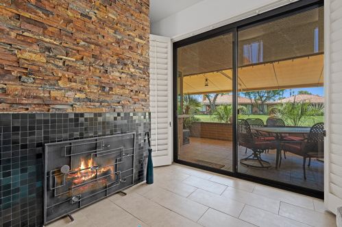 1 Palma Dr, Rancho Mirage CA  92270-3878 exterior