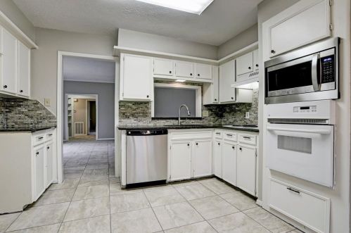 10426 Belfast Rd, Morgans Point TX  77571-4208 exterior