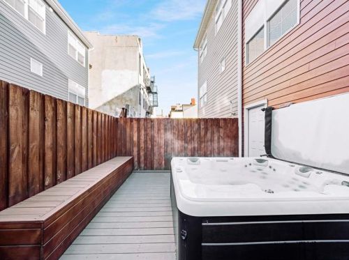 826 Spg Gdn Ave, Pittsburgh PA 15212-4232 exterior