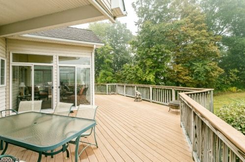 9 Crisman Rd, Columbia NJ  07832-2710 exterior