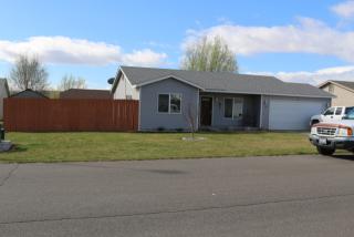 1006 Chardonnay St, Granger, WA 98932-9328