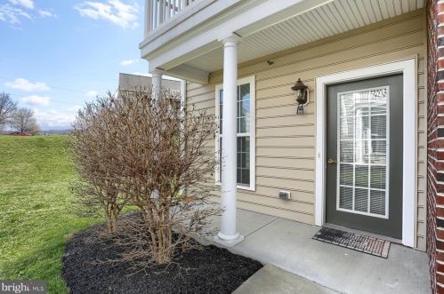 714 Whitetail Dr, Hummelstown, PA 17036-7207