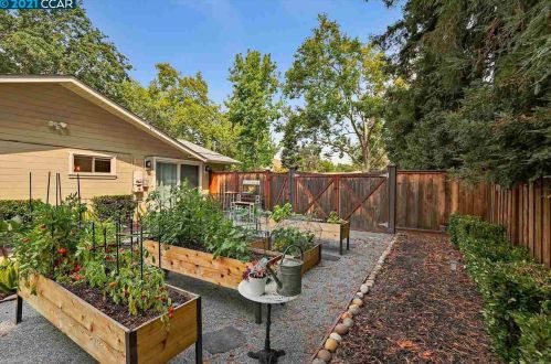 80 Willow Dr, Danville CA  94526-3517 exterior