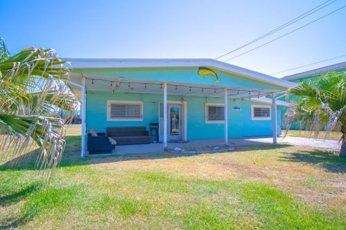 4207 San Jacinto Dr, Galveston, TX 77554-9616