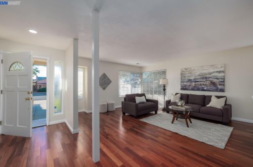 5603 Shorehaven Cir, Livermore, CA 94551-5645