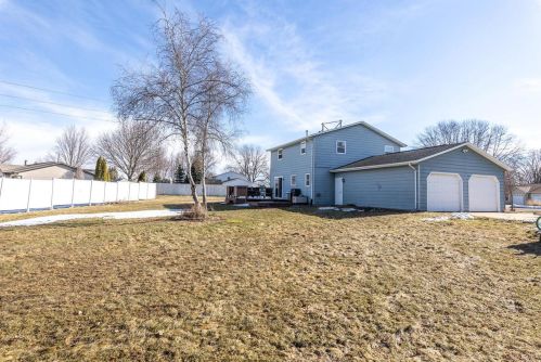 2018 London Rd, Green Bay, WI 54311-6610