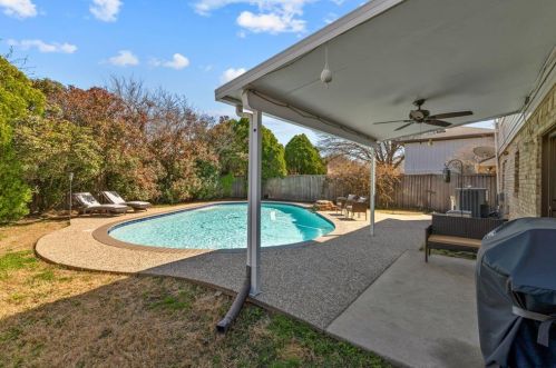 1917 Maxwell Dr, Lewisville TX  75077-7520 exterior