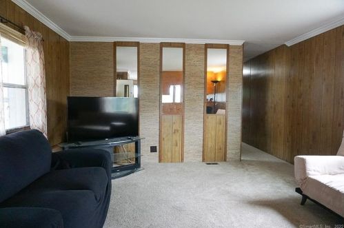 60 E St, Groton CT  06340-5366 exterior