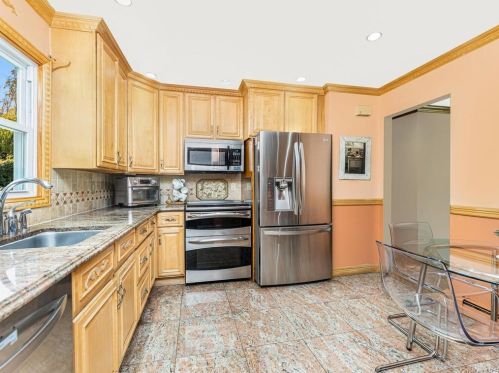 2687 Old Yorktown Rd, Yorktown Hgts NY  10598-3136 exterior