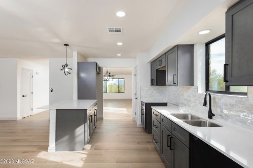 4331 Paseo Del Barranco, Tucson AZ  85745-9545 exterior