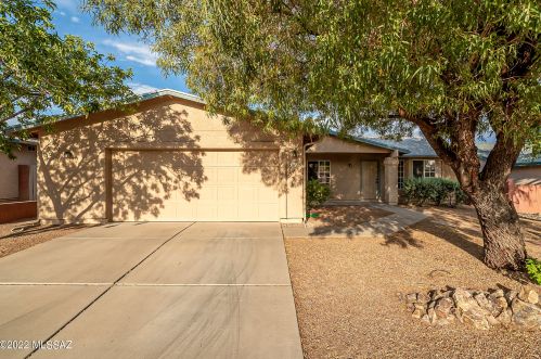 7811 Solomon Ave, Tucson, AZ 85747-5131
