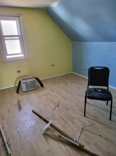 3863 55, Milwaukee WI 53220-2045 exterior