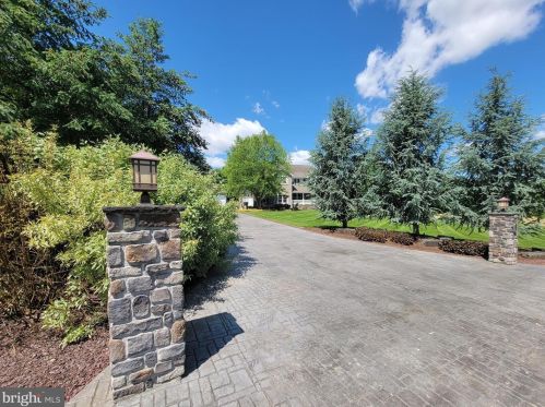 9 Beverly Ct, Carlisle, PA 17015-7937