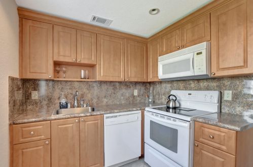 357 Brittany H, Delray Beach FL  33446-1124 exterior